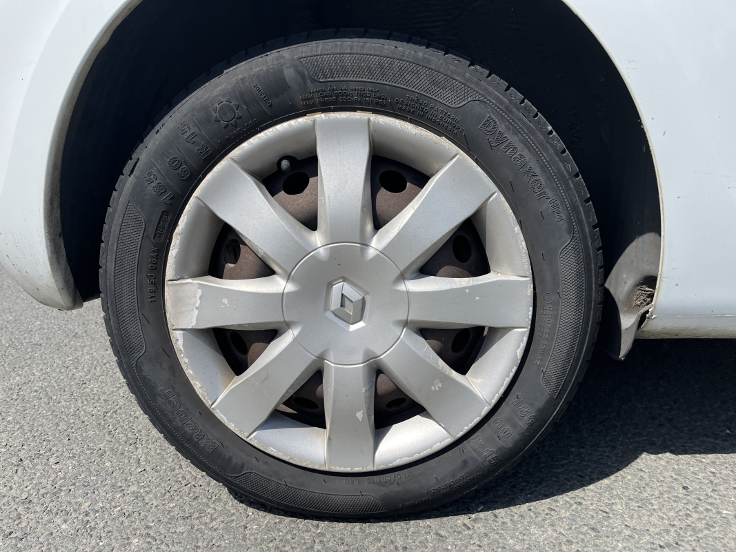 Renault Clio — 16