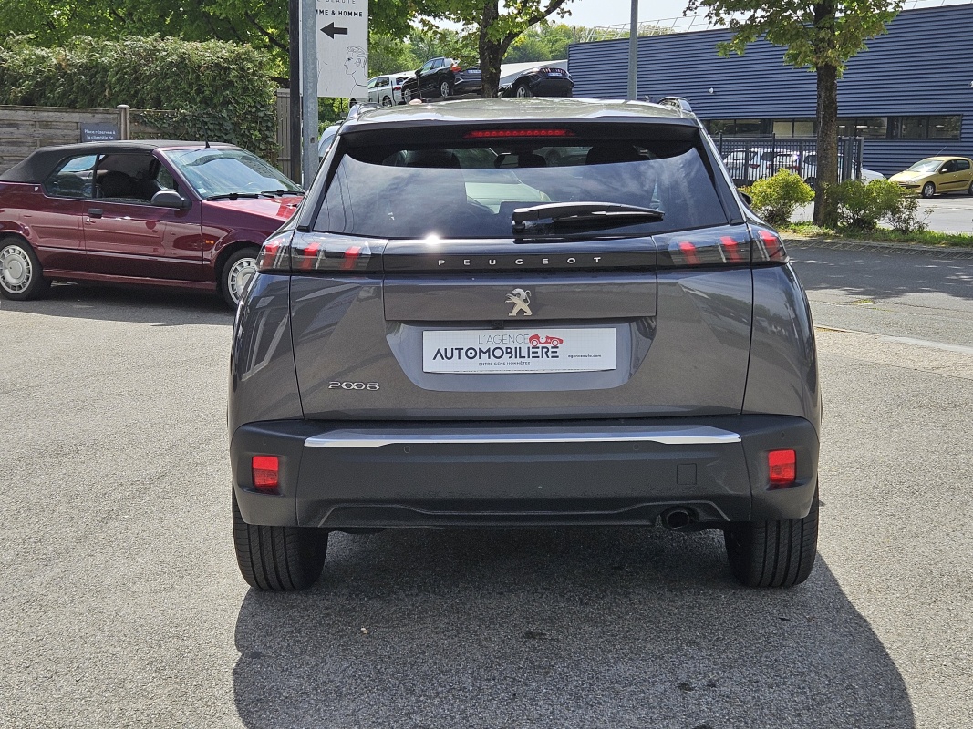 Peugeot 2008 — 7