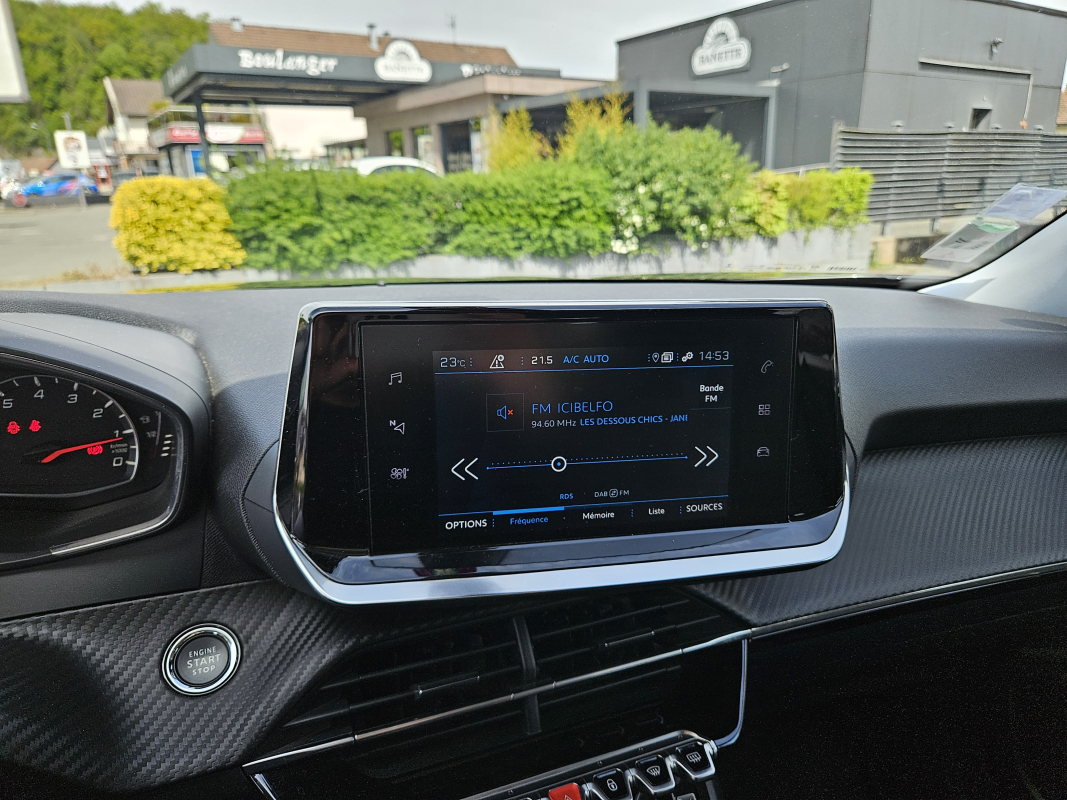 Peugeot 2008 — 20