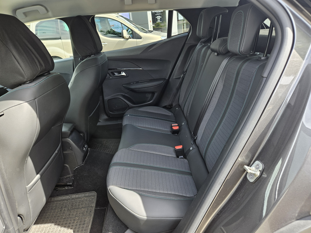 Peugeot 2008 — 14