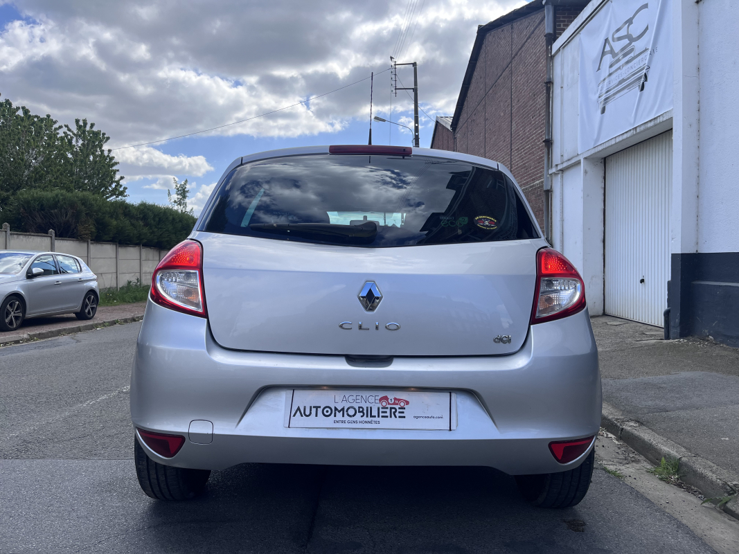 Renault Clio — 10
