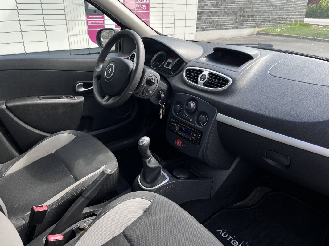 Renault Clio — 18