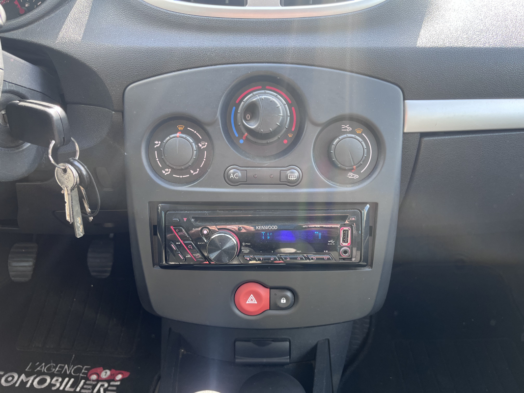 Renault Clio — 23