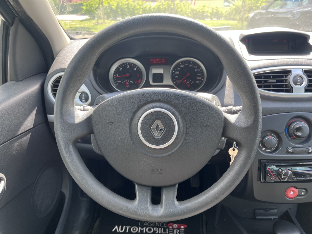 Renault Clio — 20