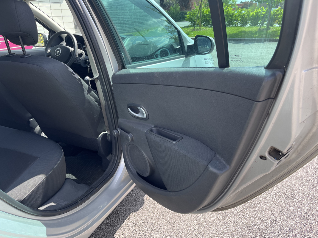 Renault Clio — 29