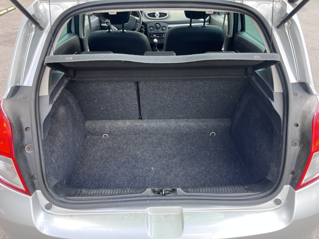 Renault Clio — 32
