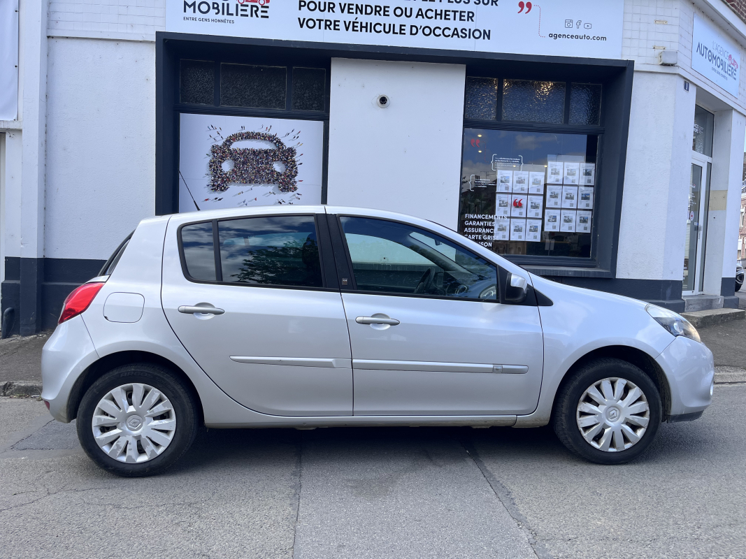 Renault Clio — 8
