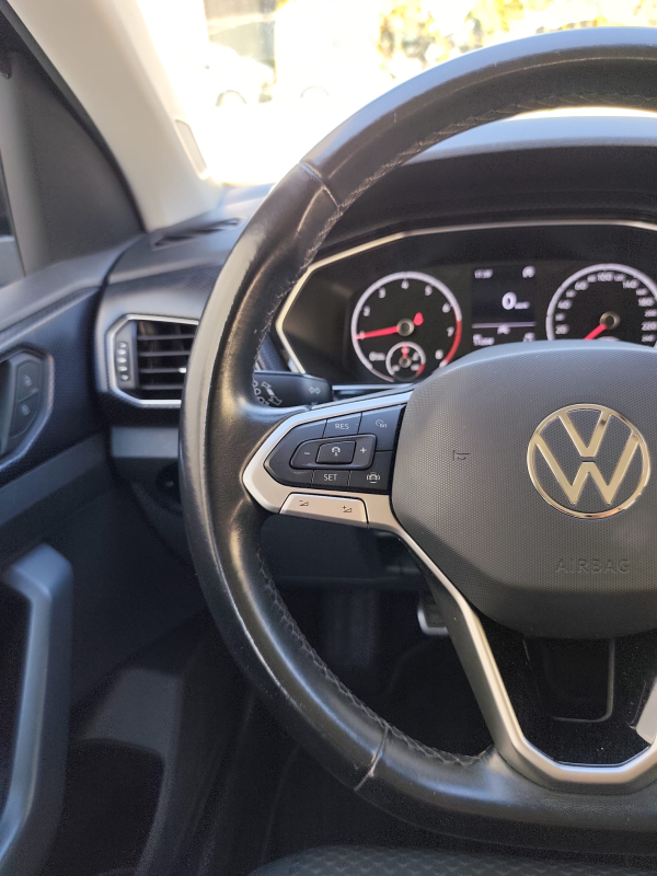 Volkswagen T-Cross — 18