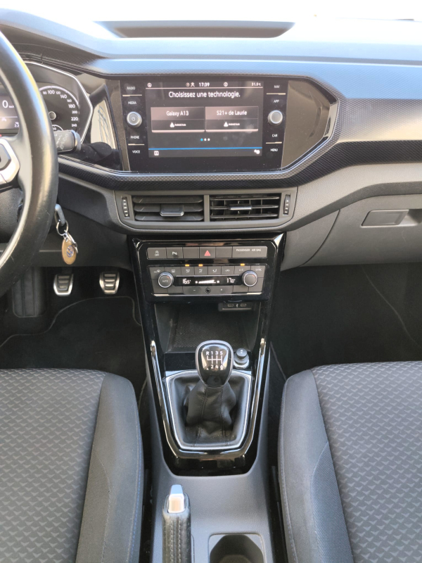 Volkswagen T-Cross — 21