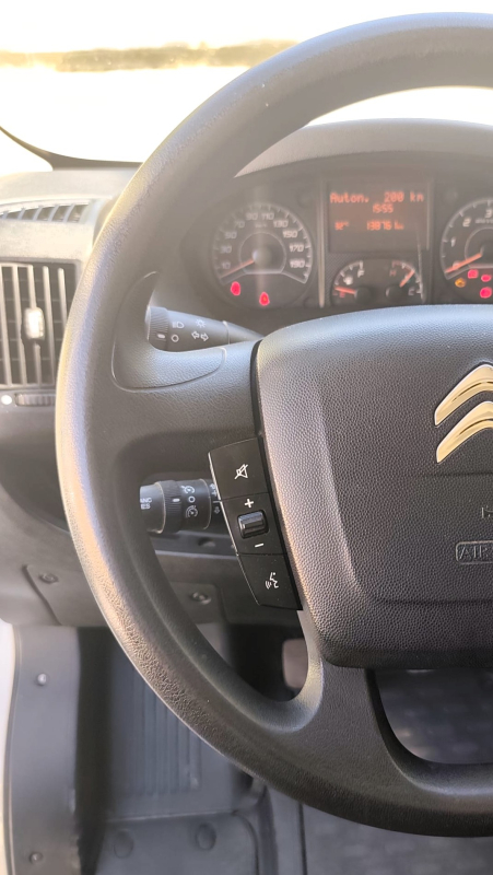 Renault Master — 9