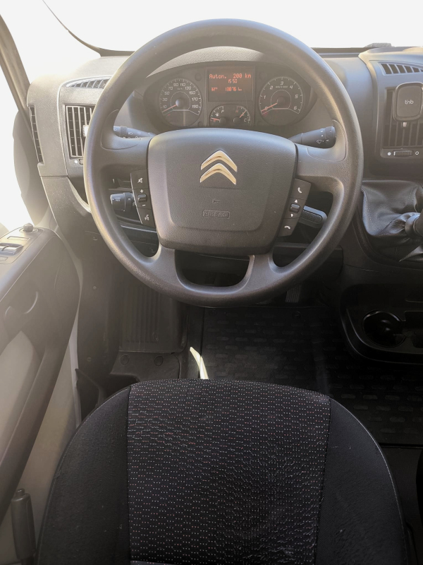 Renault Master — 12