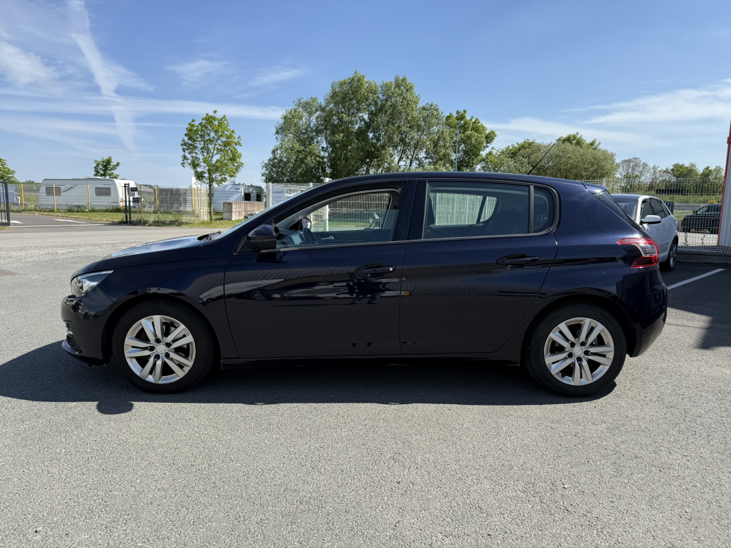 Peugeot 308 — 8