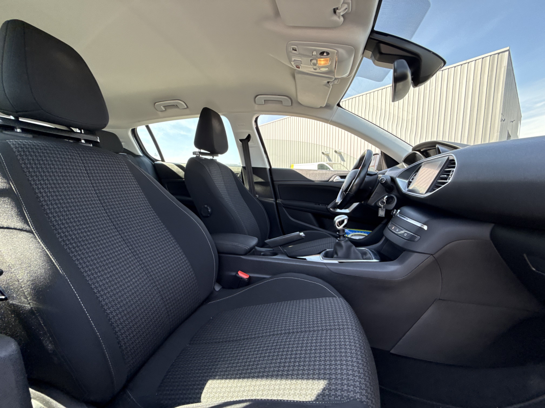 Peugeot 308 — 26