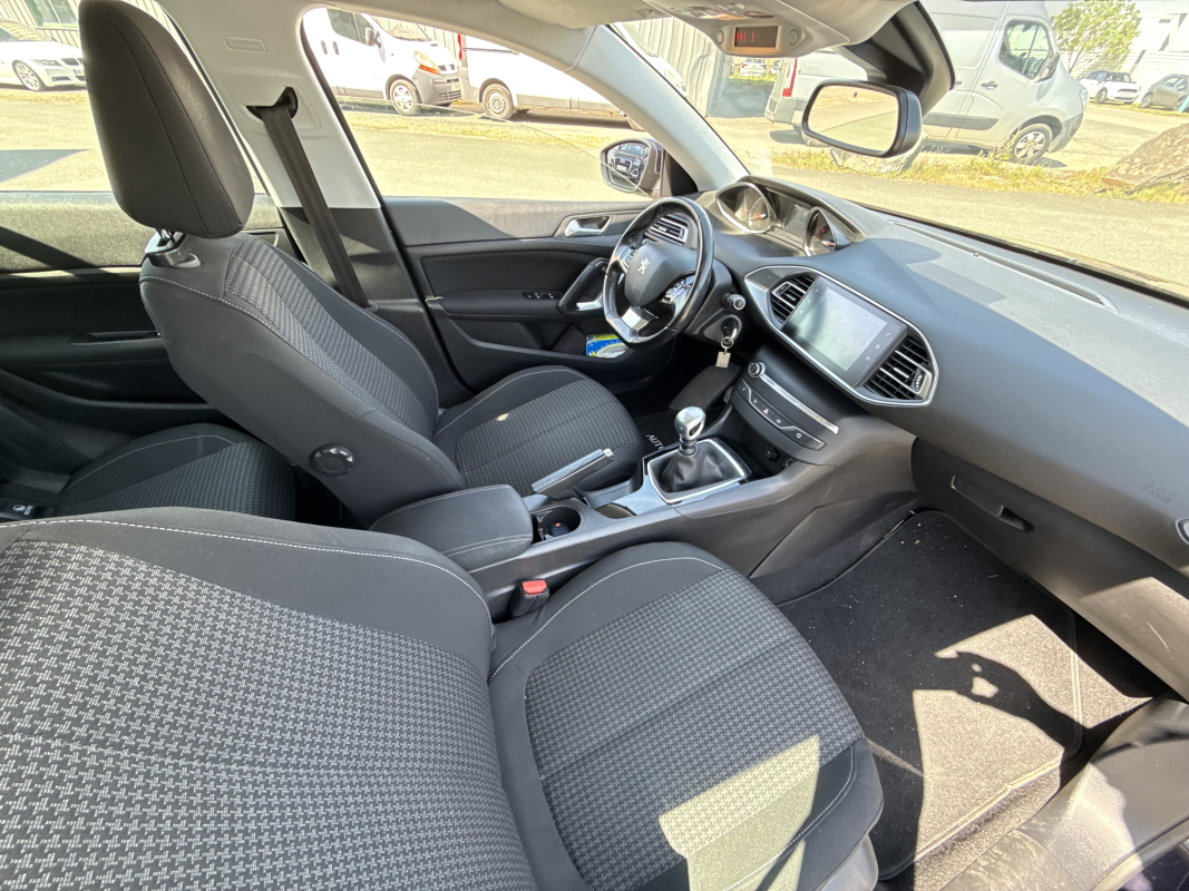 Peugeot 308 — 13