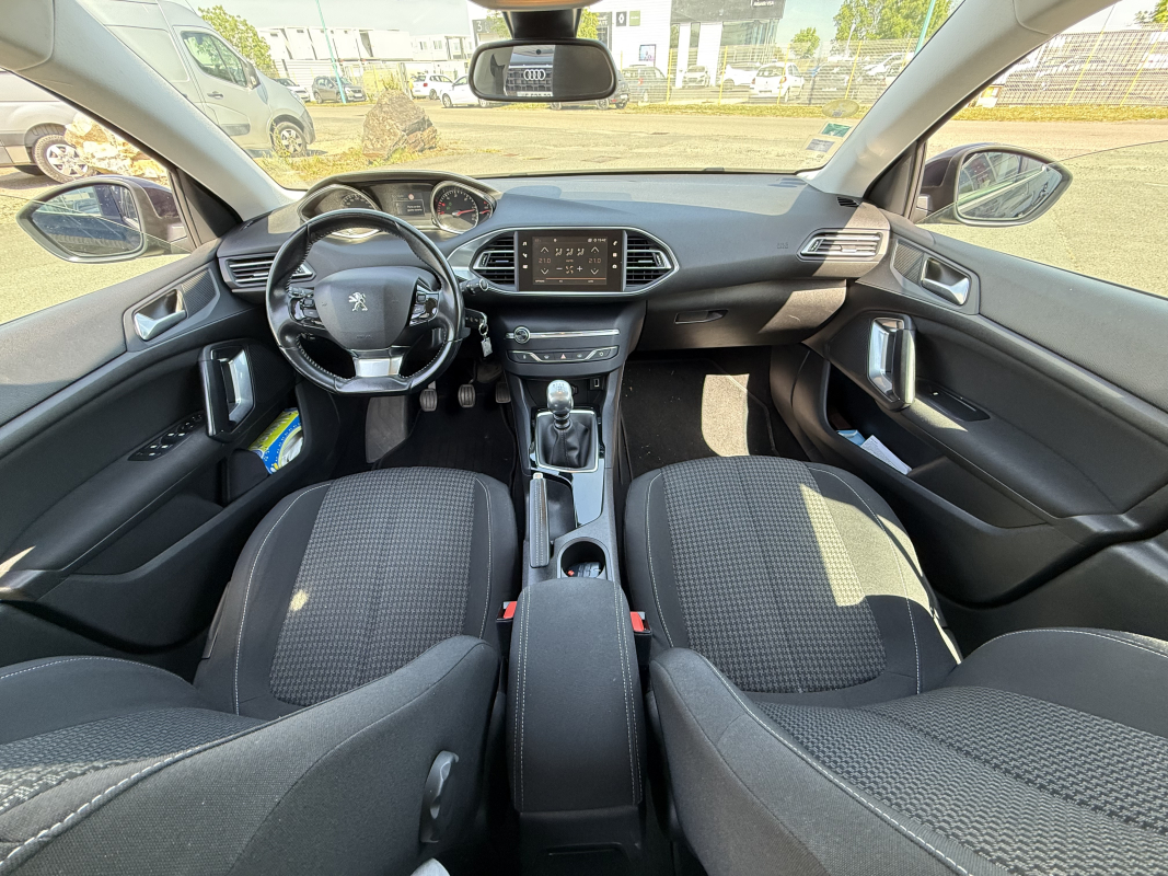 Peugeot 308 — 14