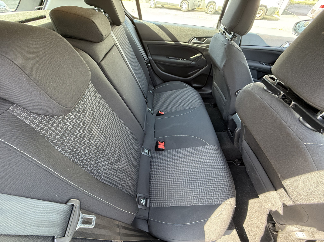 Peugeot 308 — 12