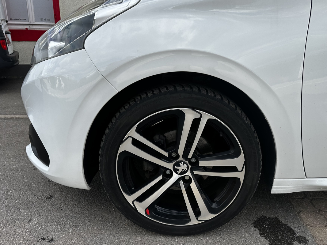 Peugeot 208 — 9