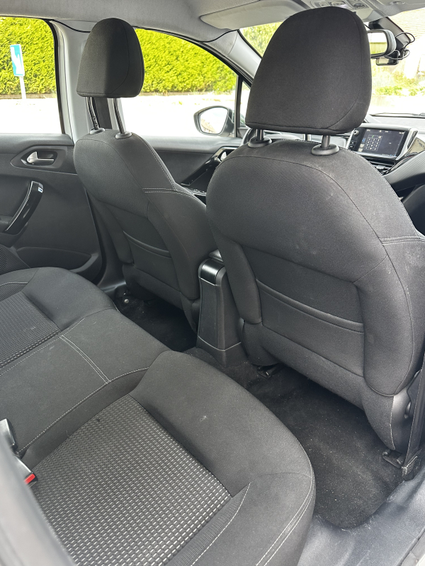 Peugeot 208 — 19