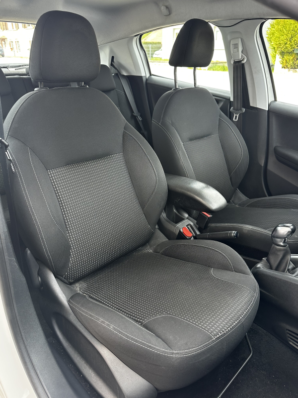 Peugeot 208 — 15