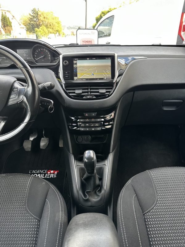 Peugeot 208 — 25
