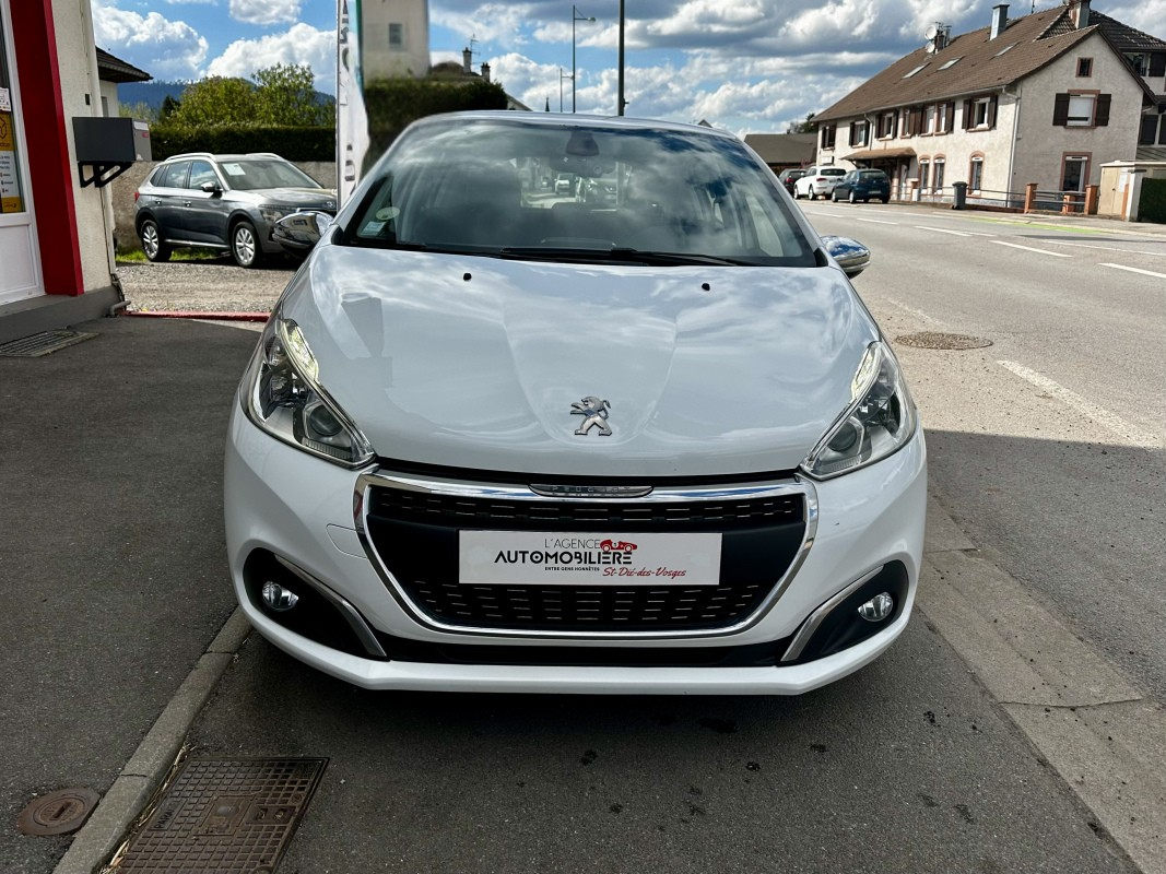 Peugeot 208 — 2