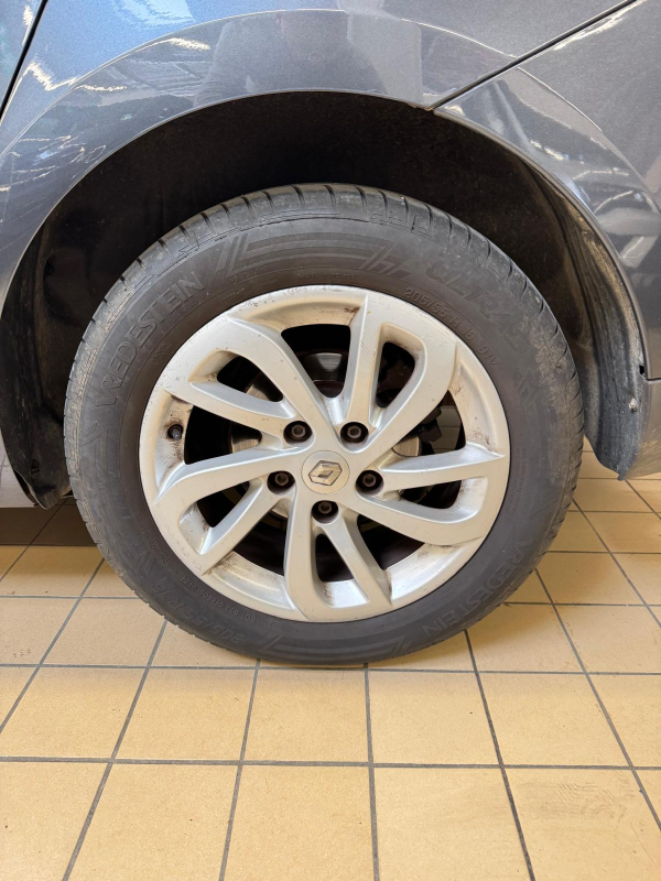 Renault Megane Estate — 27