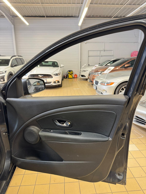 Renault Megane Estate — 26