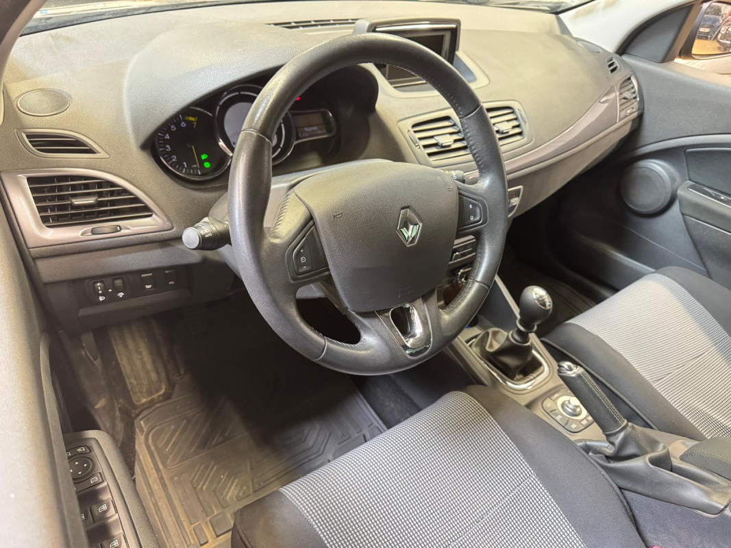 Renault Megane Estate — 13