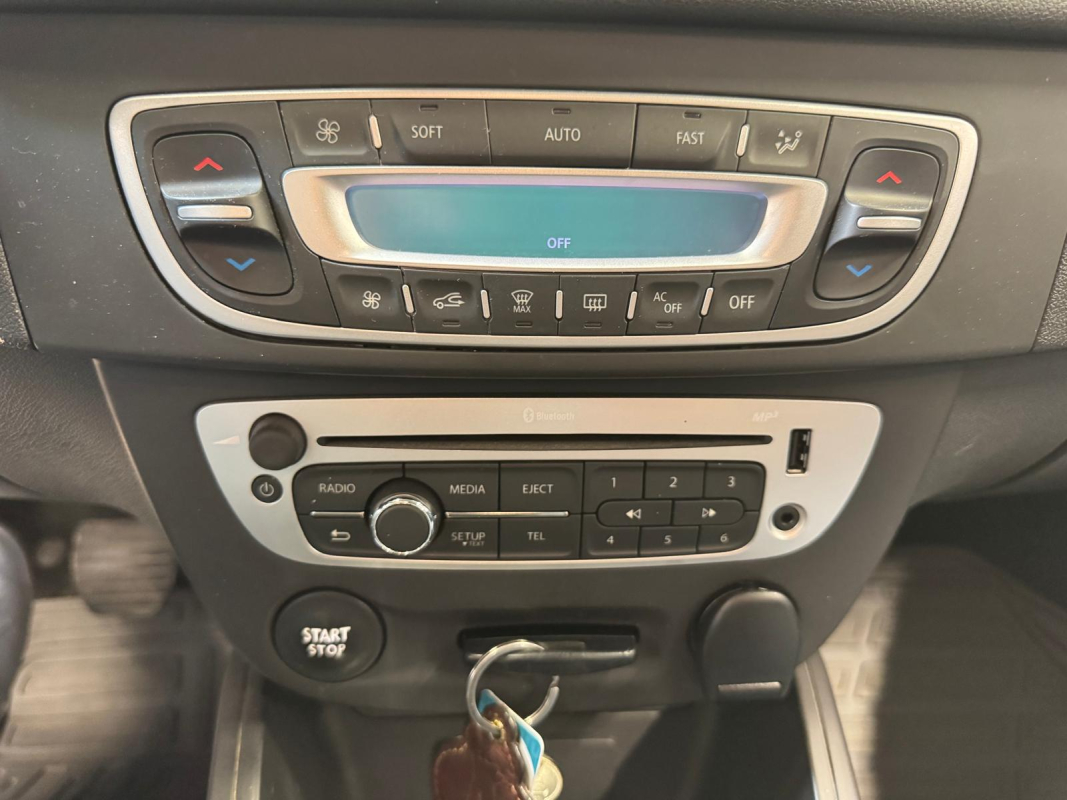 Renault Megane Estate — 17