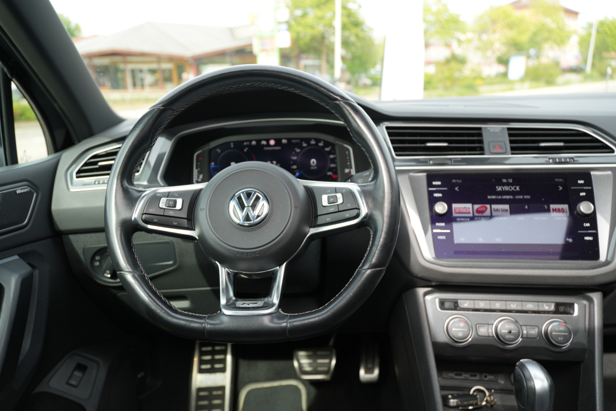 Volkswagen Tiguan — 13