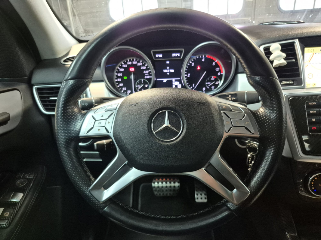 Mercedes ML — 12