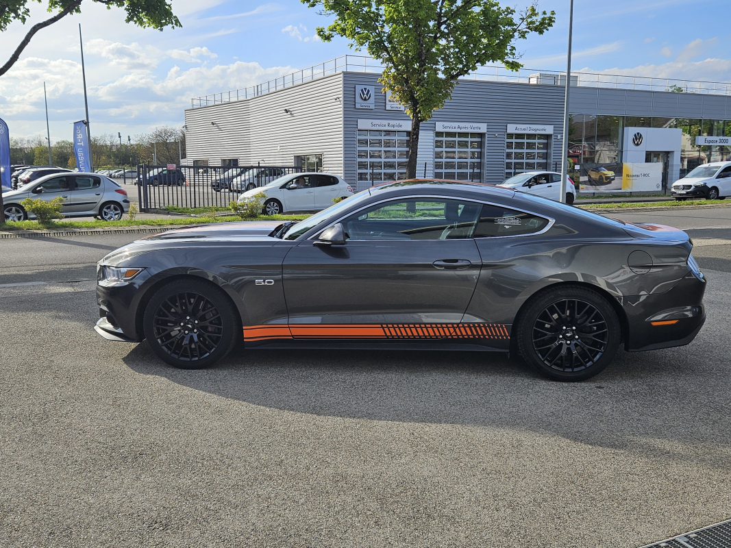 Ford Mustang Fastback — 6