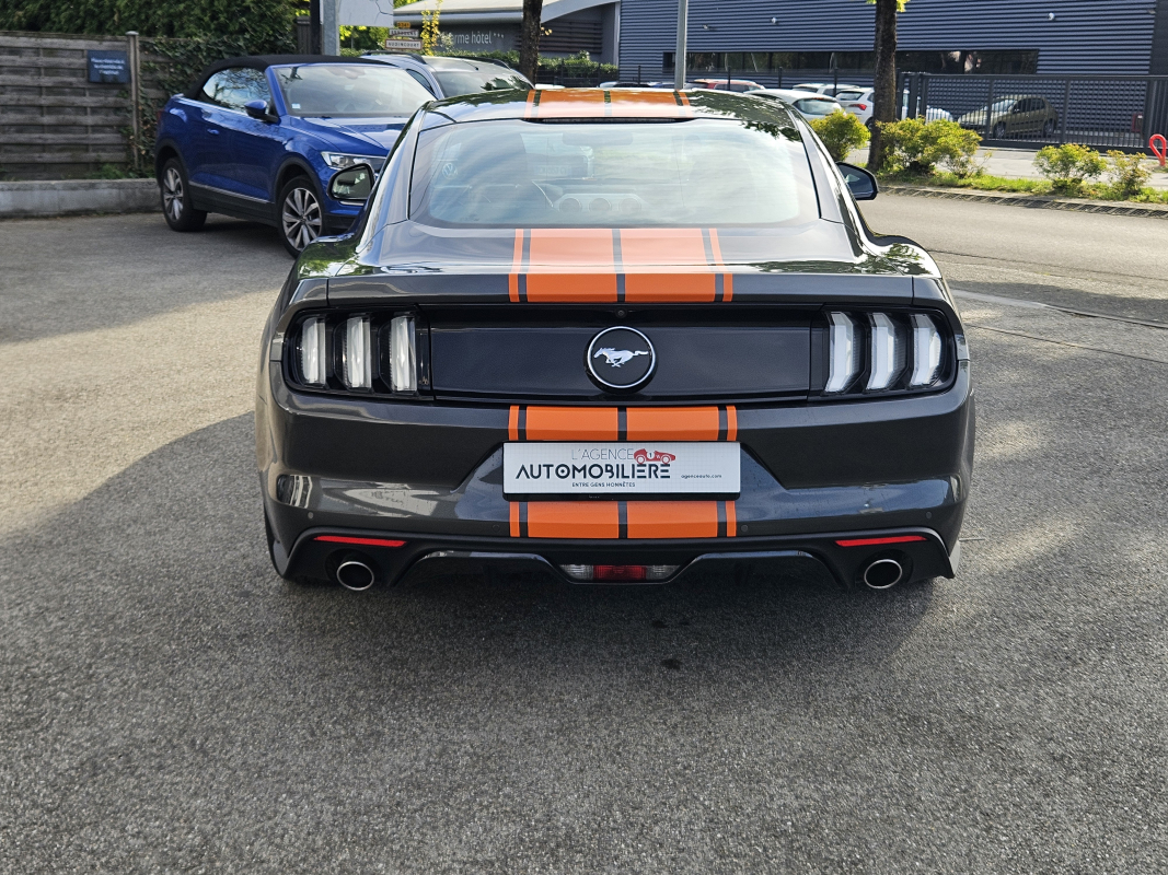 Ford Mustang Fastback — 8