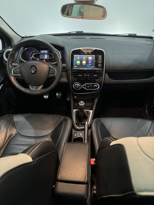 Renault Clio — 11