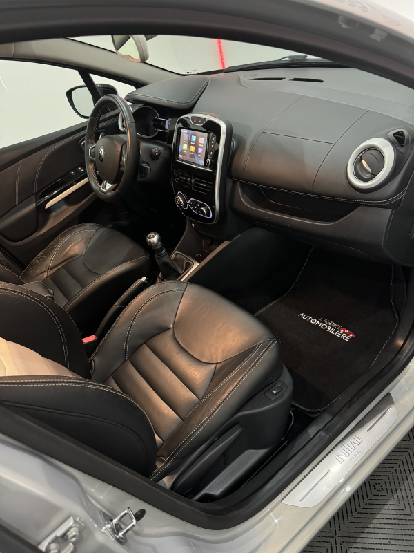 Renault Clio — 12