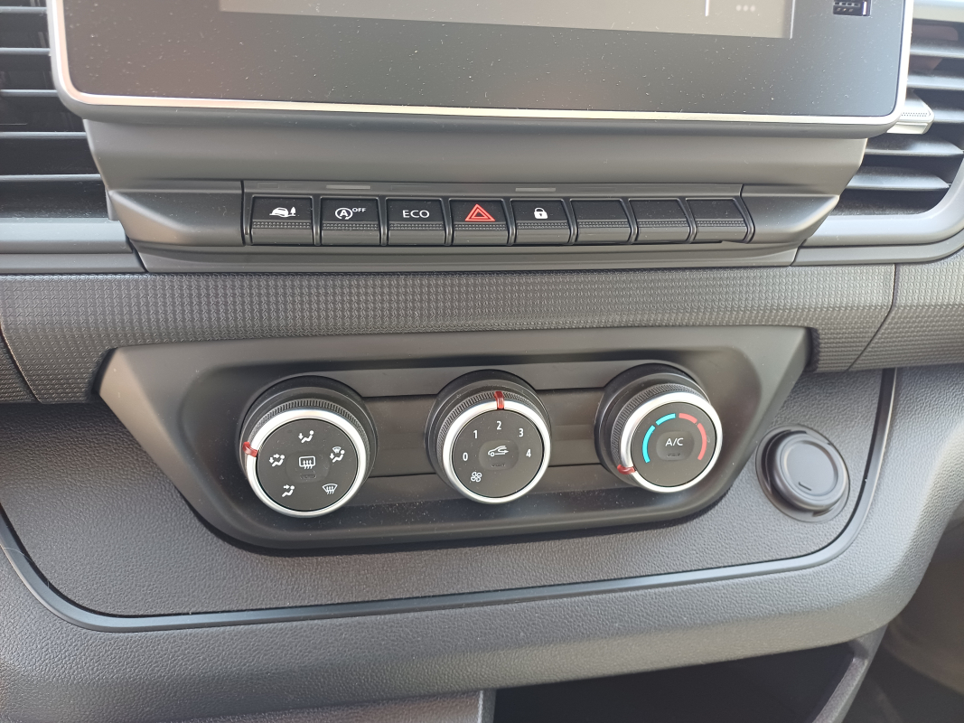 Renault Trafic — 17