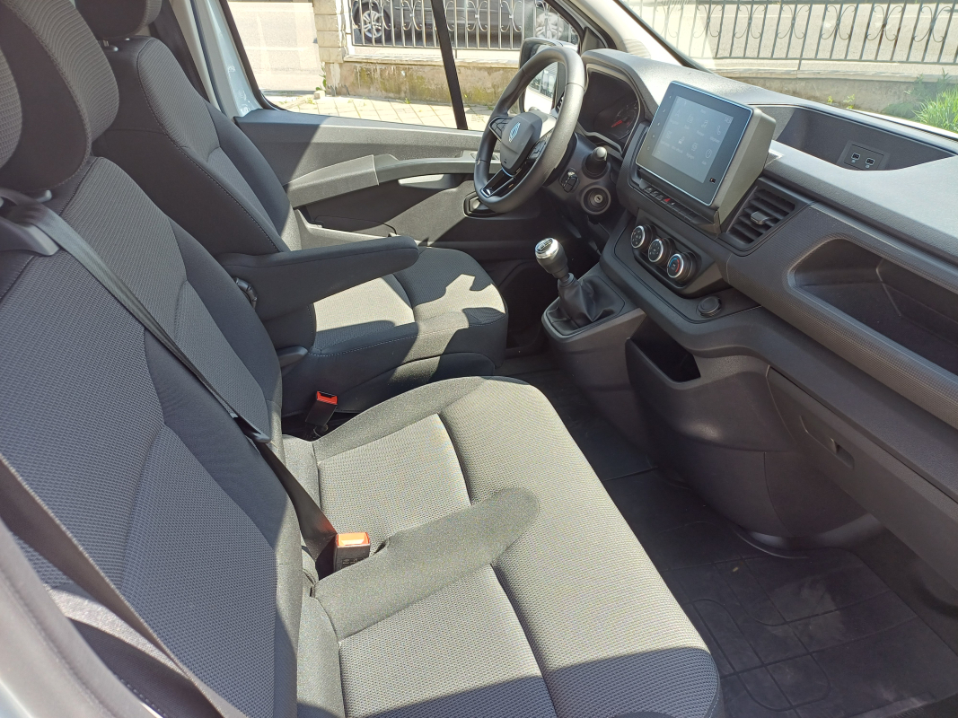 Renault Trafic — 10