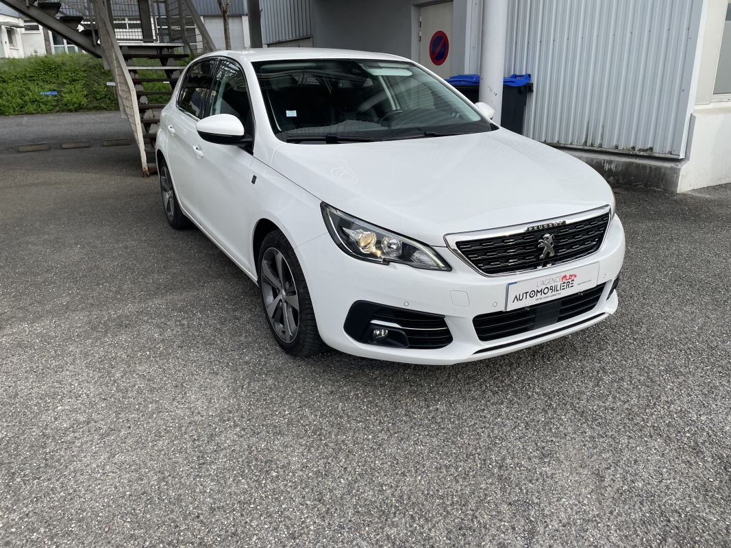 Peugeot 308 — 9
