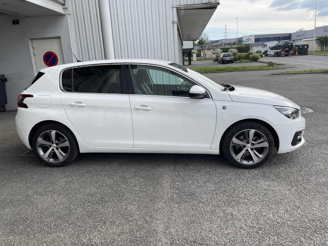 Peugeot 308 — 8