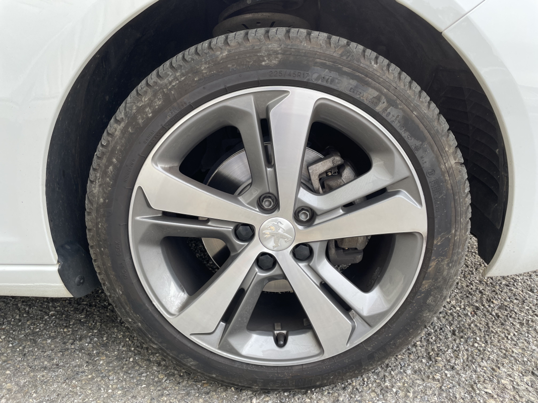 Peugeot 308 — 25