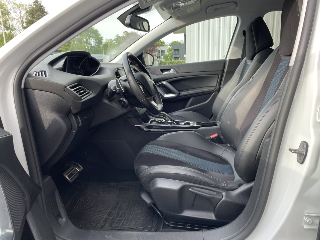 Peugeot 308 — 12