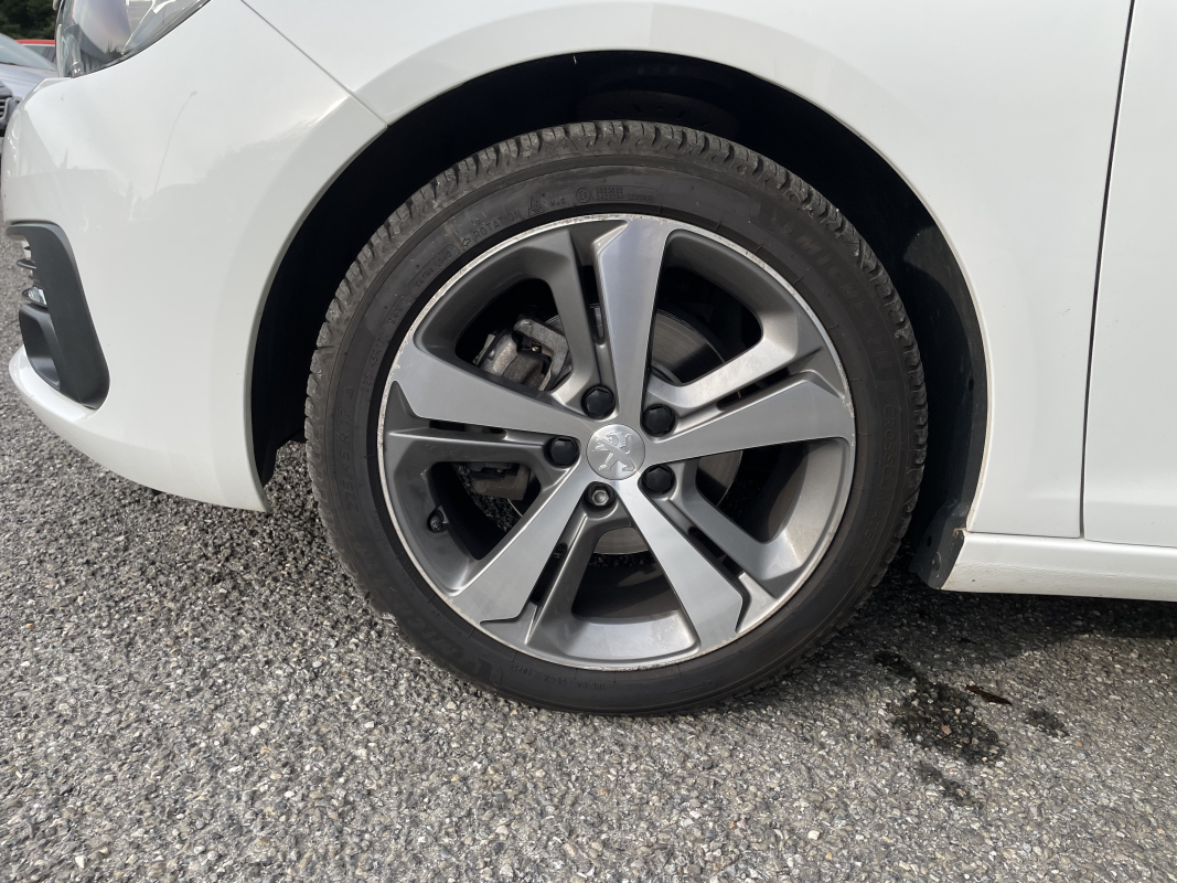 Peugeot 308 — 23