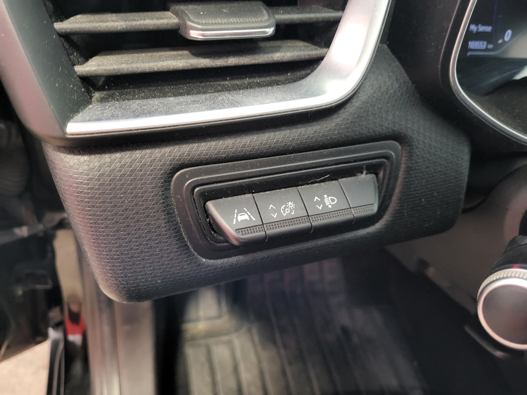 Renault Clio — 19