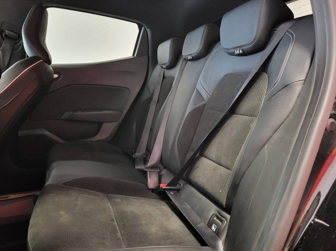 Renault Clio — 11