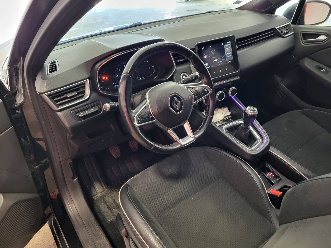 Renault Clio — 12