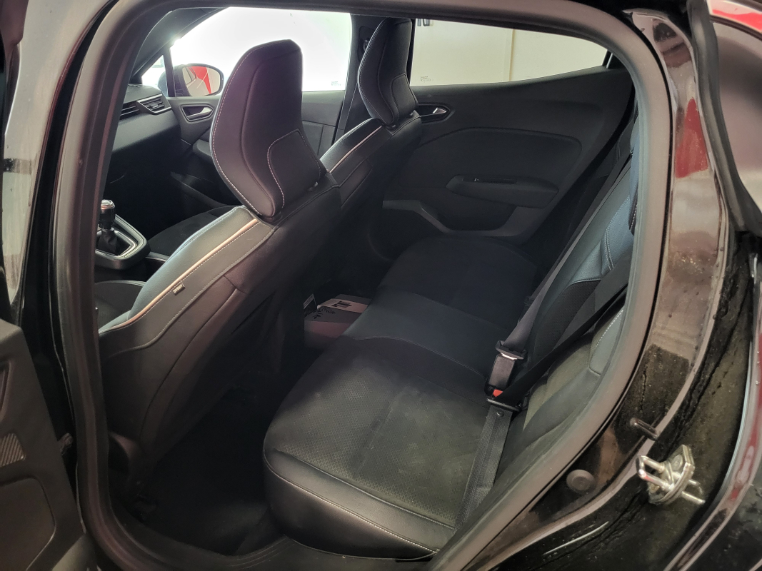 Renault Clio — 18