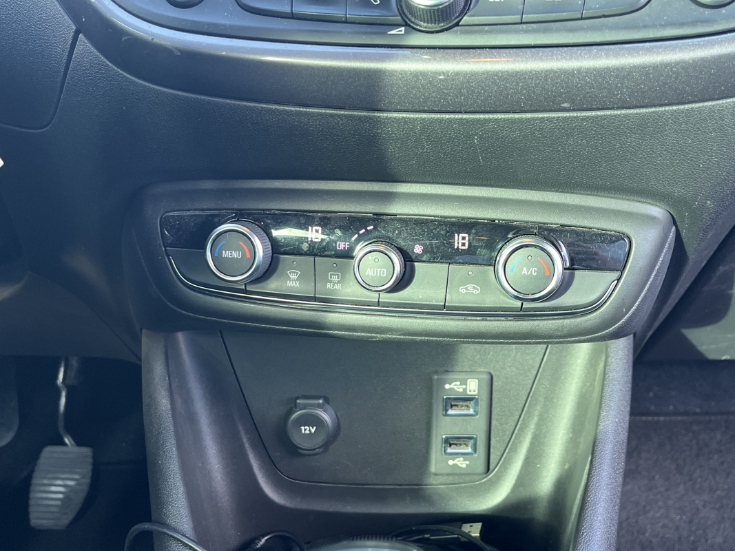 Opel Crossland x — 32