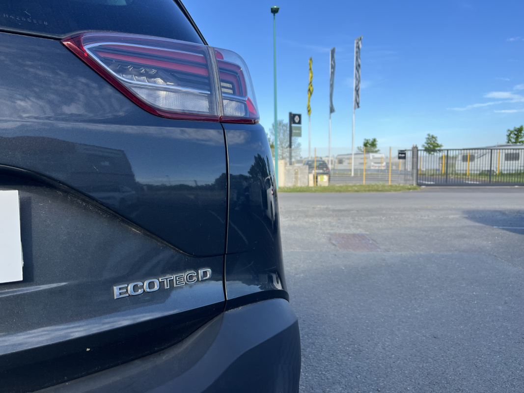Opel Crossland x — 33