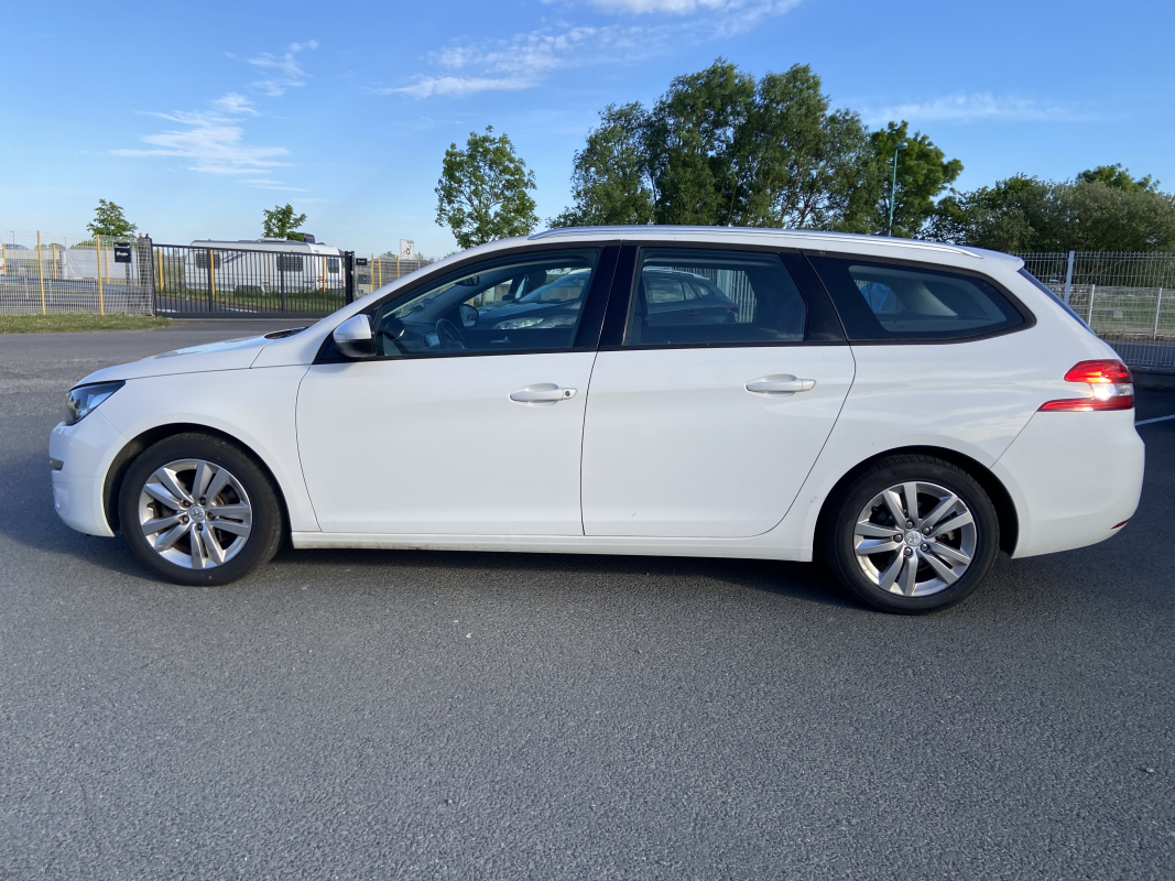Peugeot 308 — 9
