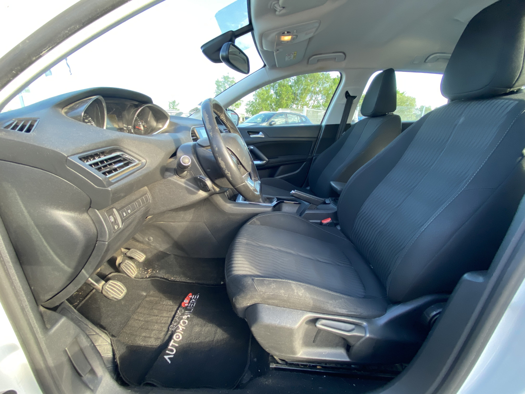 Peugeot 308 — 11